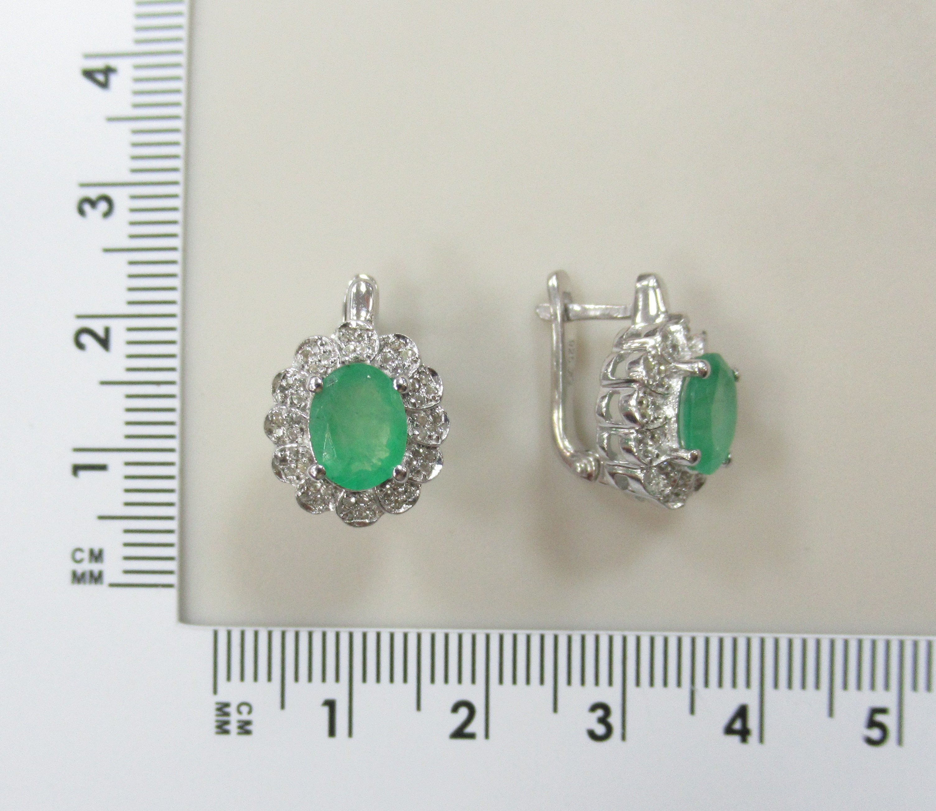 Серебряные серьги с изумрудами "Цветы"